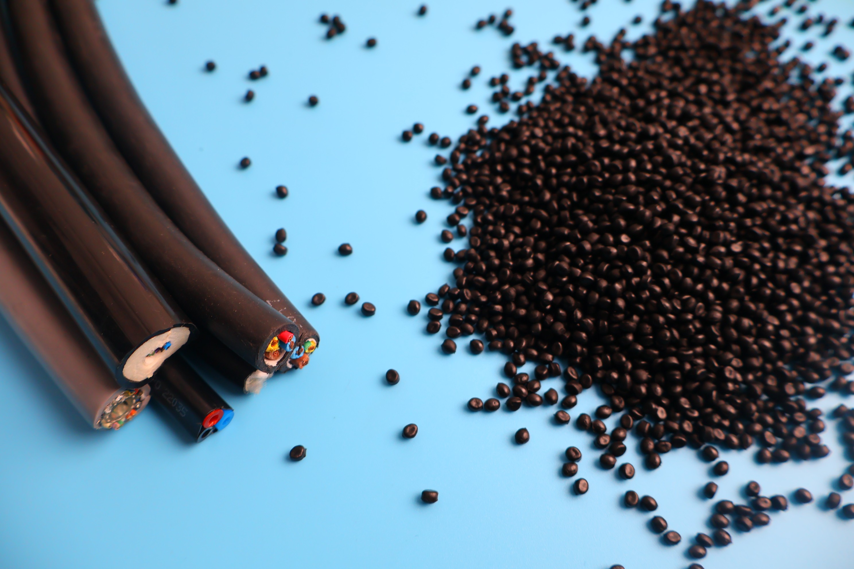 Replace Imports, High Cost-Effectiveness! The Five Application Advantages of Tairuifeng TPE Particles in Cable Sheathing Materials